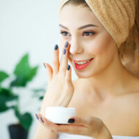 6 Natural Skincare Products for Youthful Skin