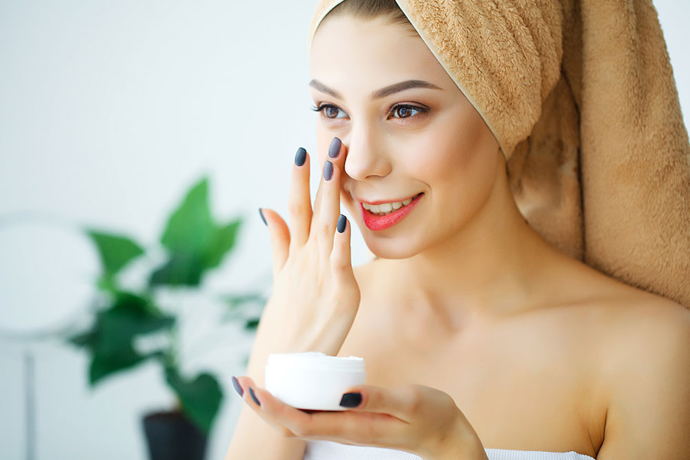 6 Natural Skincare Products for Youthful Skin
